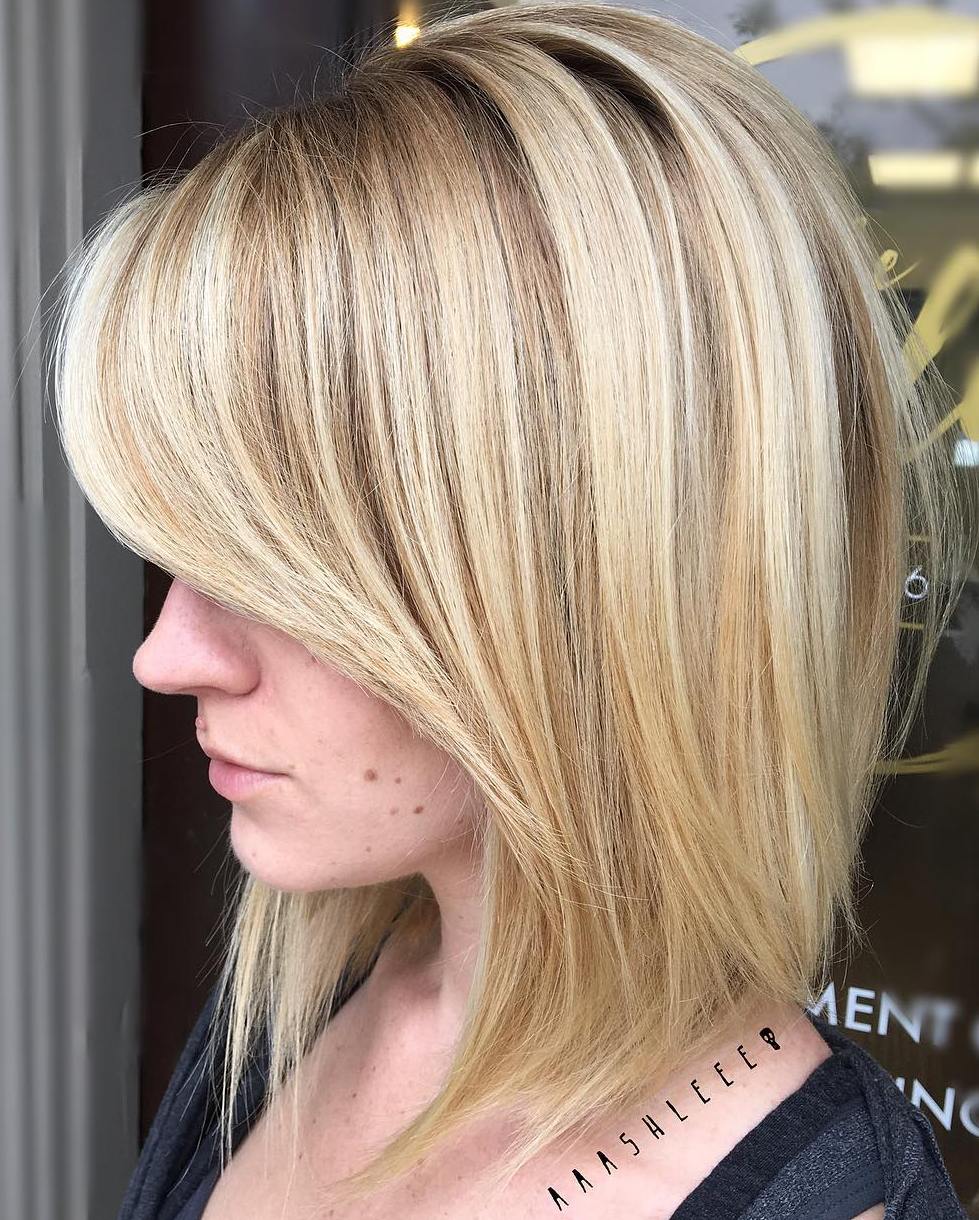 Honing Blonde Lob Met Lange Side Bangs