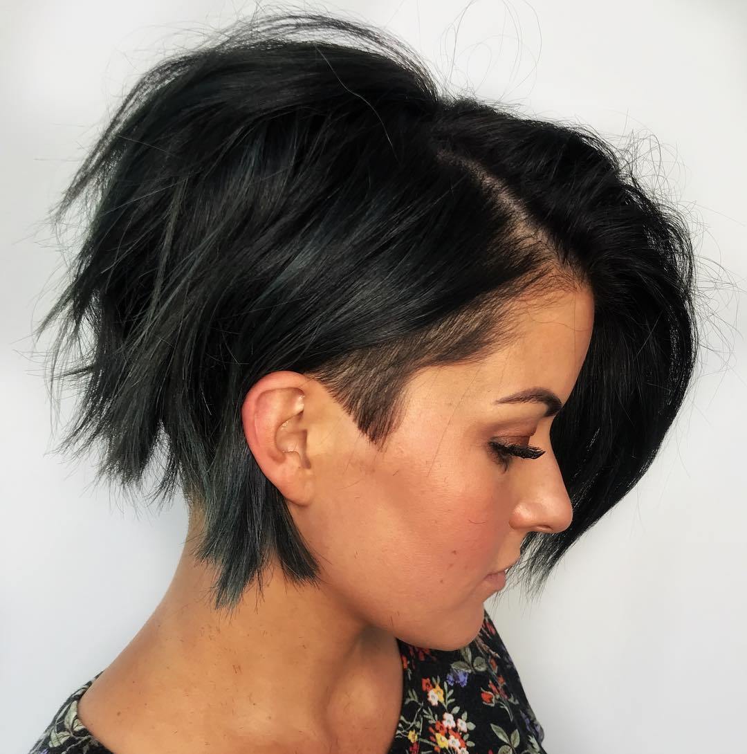 Zwarte Choppy Pixie Bob met Temple Undercut