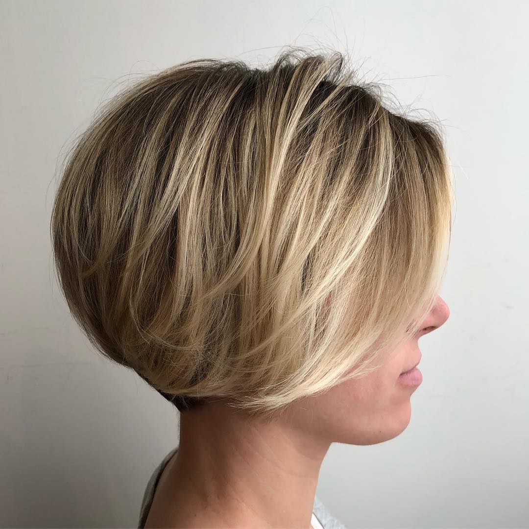 Blonde Bob met lagen voor dun haar