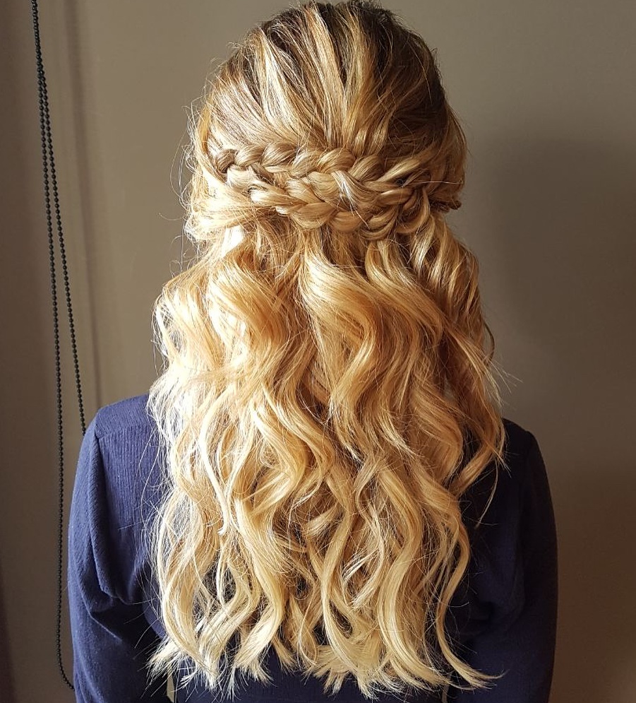 Prom Half Updo Wie golven en vlechten