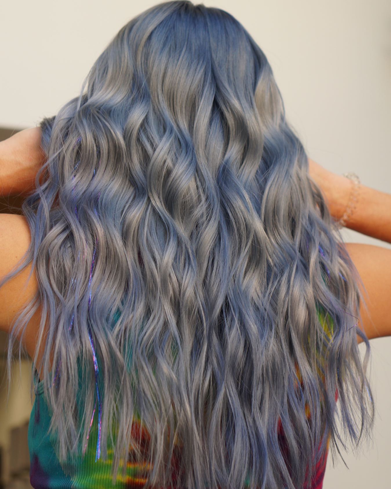 Lang golvend haar met Ombre Blauwe Tinten