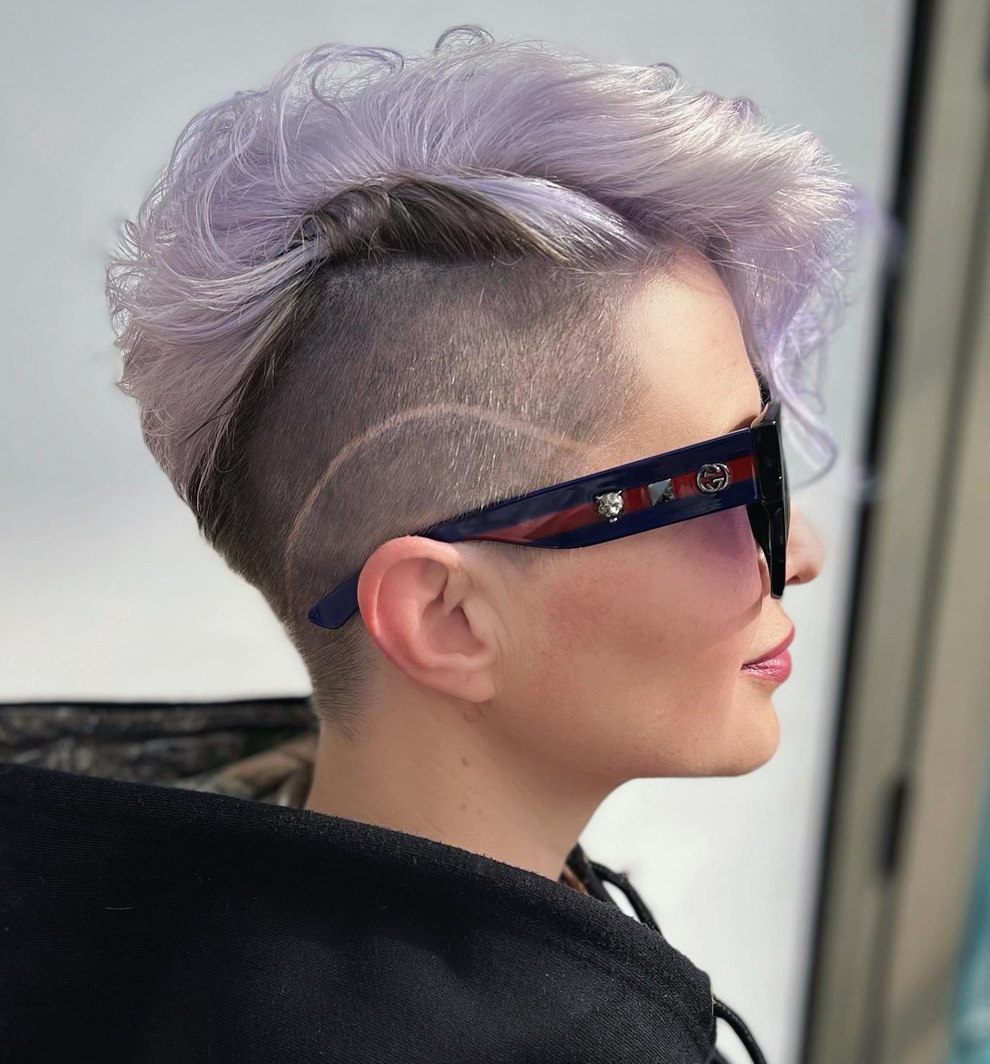 Edgy Undercut Paars Haar