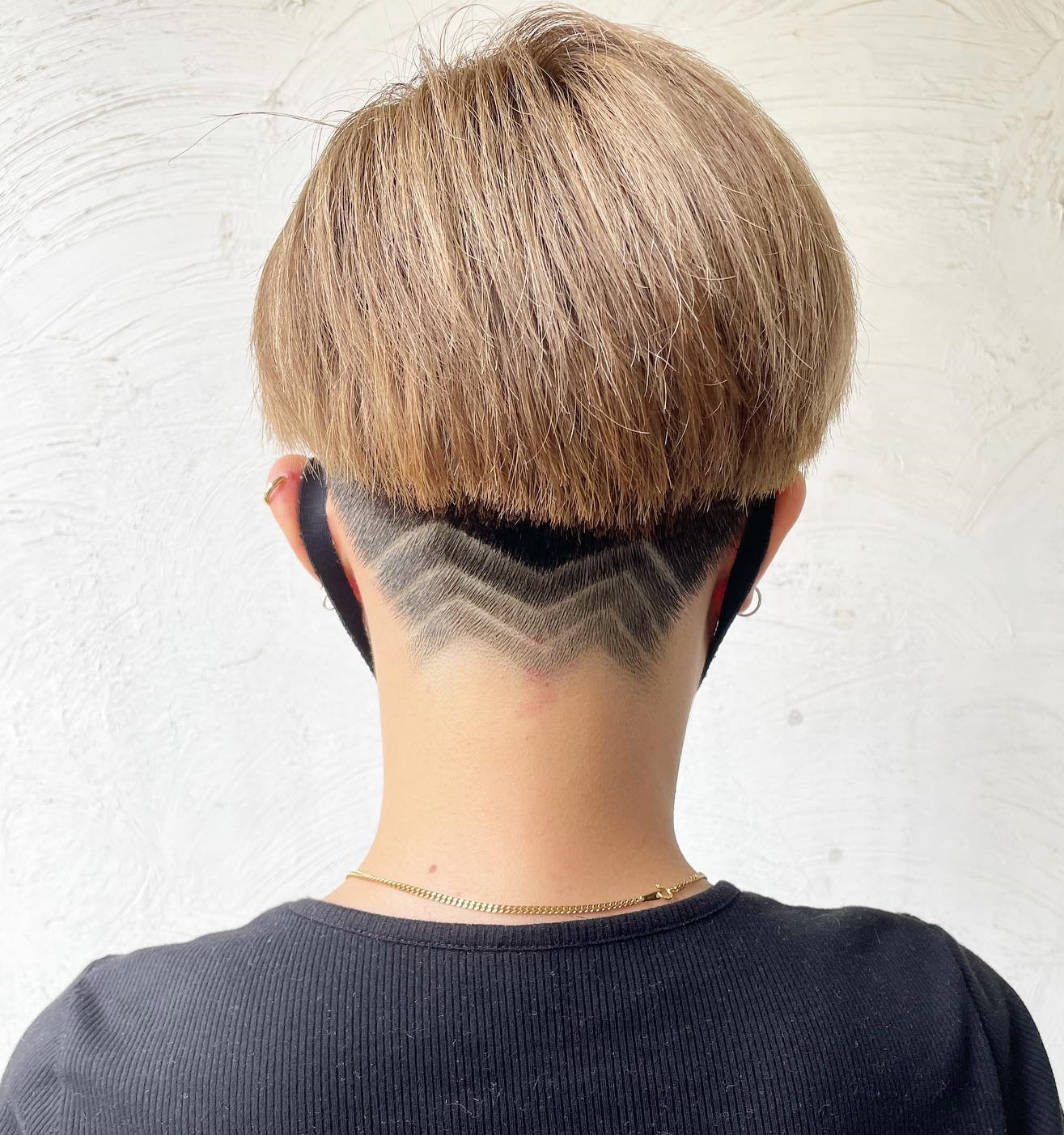 Short Bowl Kapsel met Nape Undercut