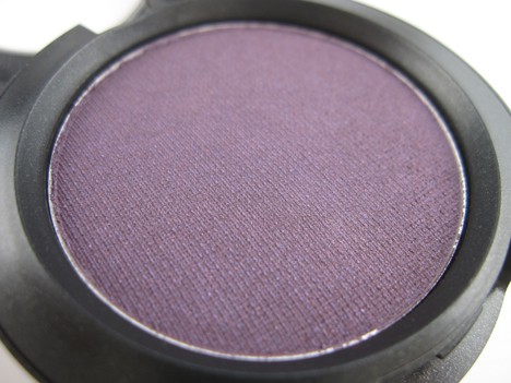 MAC Pro Longwear in Pluche 