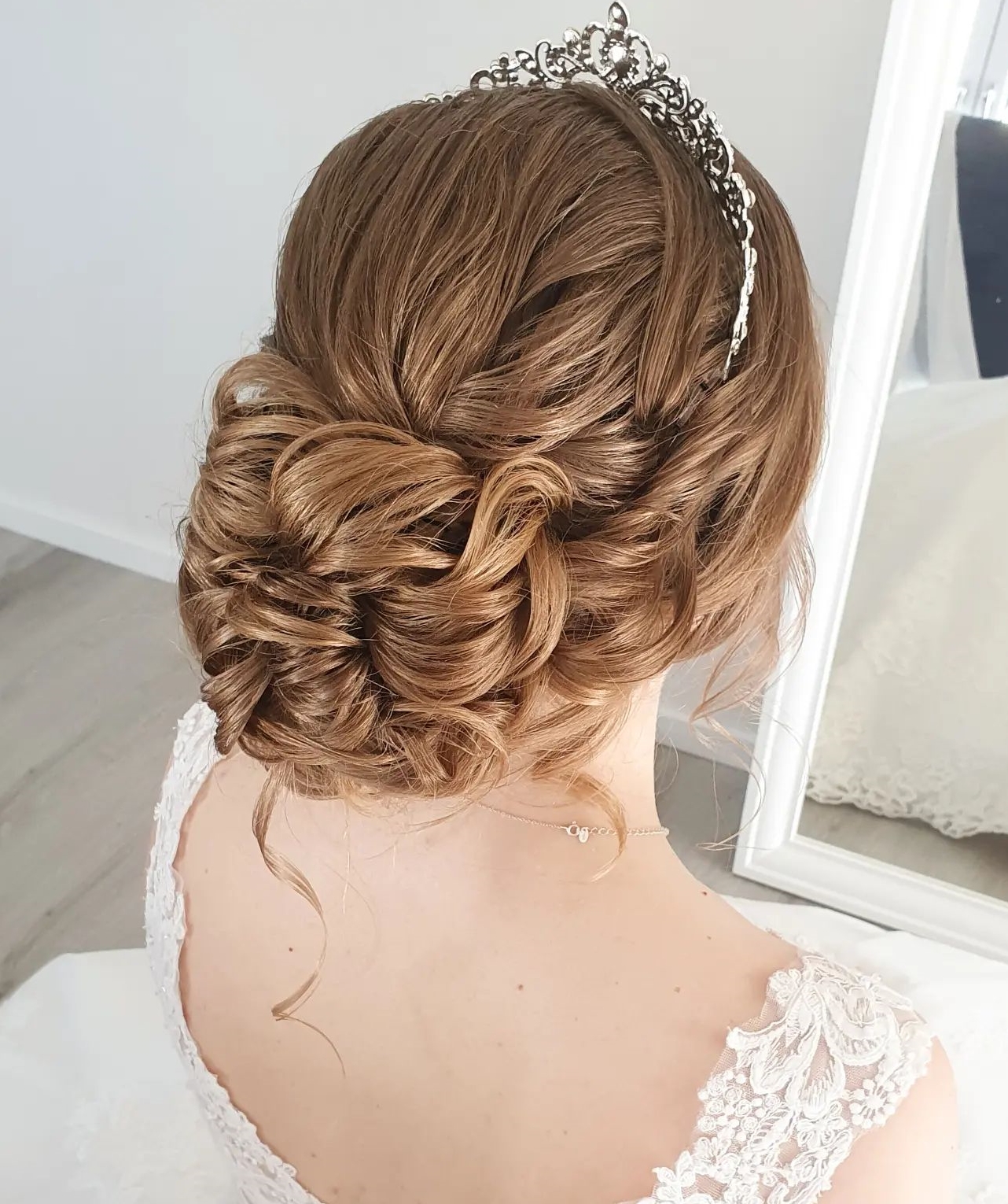 Bruiloft Bun met Tiara