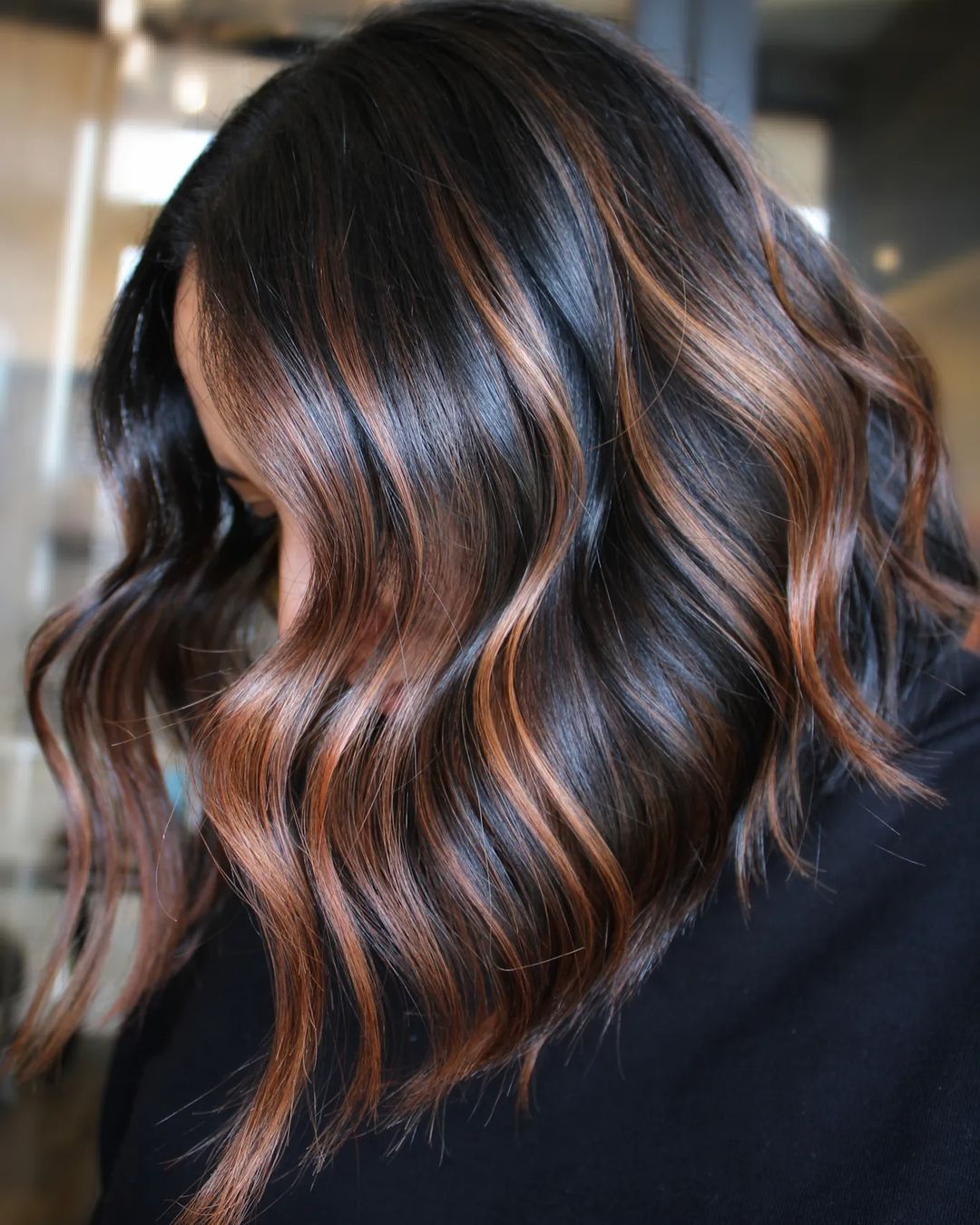 Caramel Balayage op Glanzend Zwart Haar