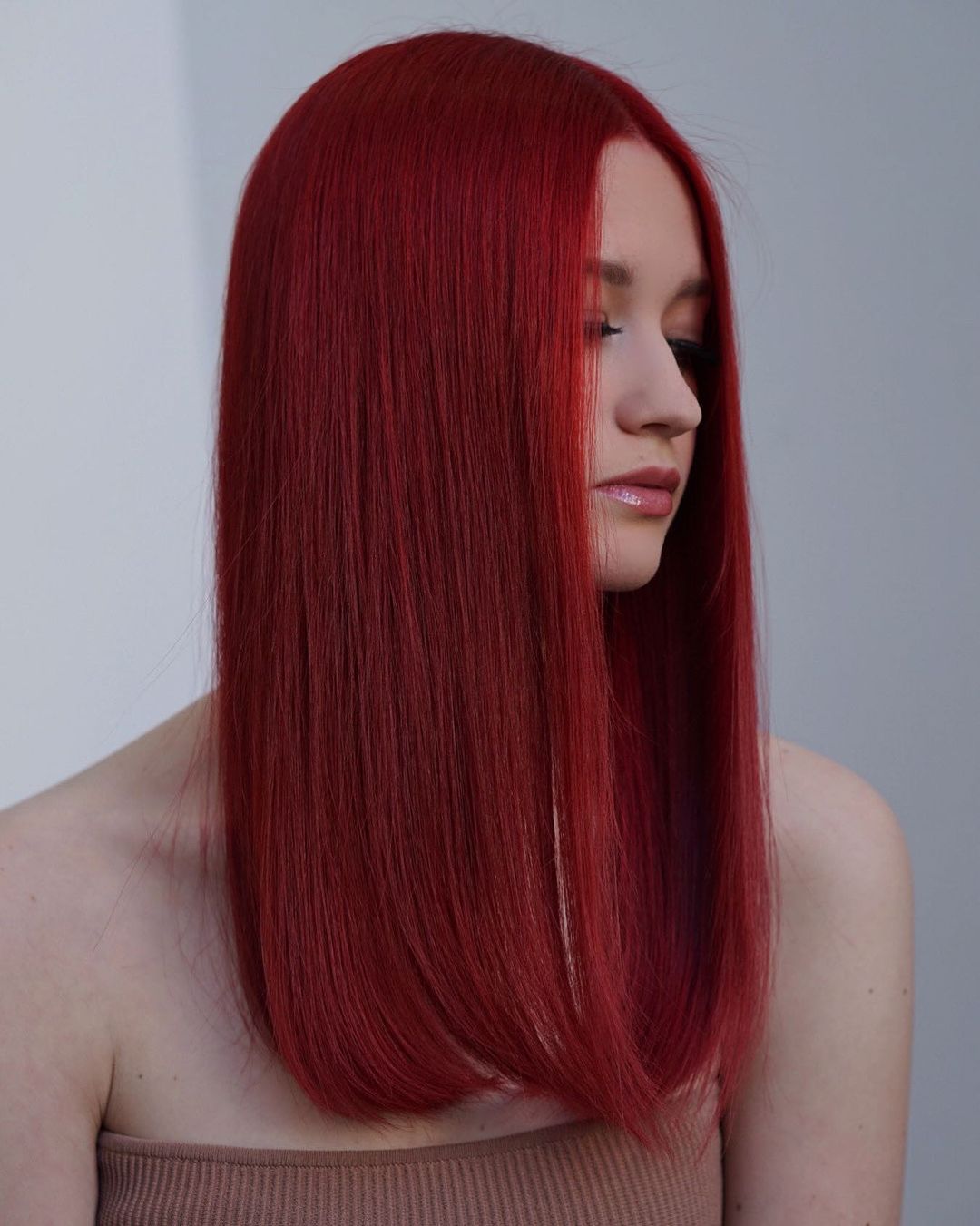 Cherry Red Kleur op Lang Steil Haar