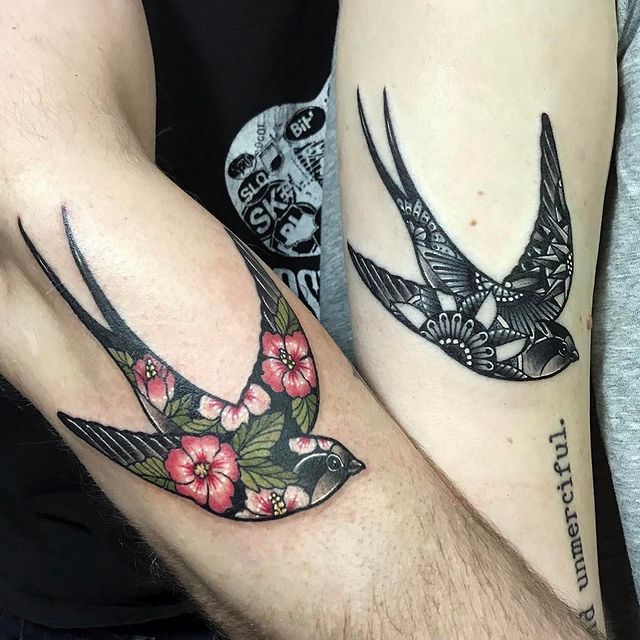 Bird Couple Tattoo Art symboliseert vrijheid en geluk