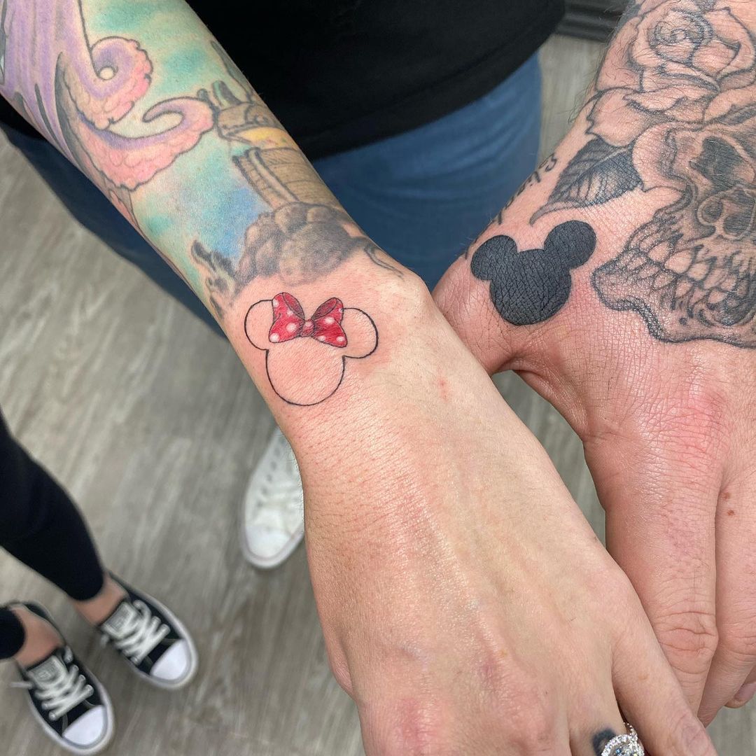 Mickey en Minnie tatoeages voor koppels voor een schattig en historisch nietje