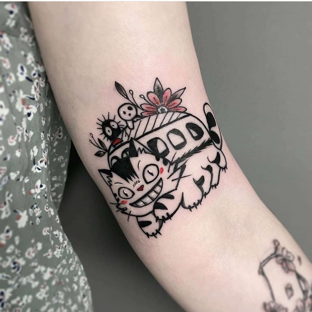 Minimalistische en eenvoudige horrortattoos