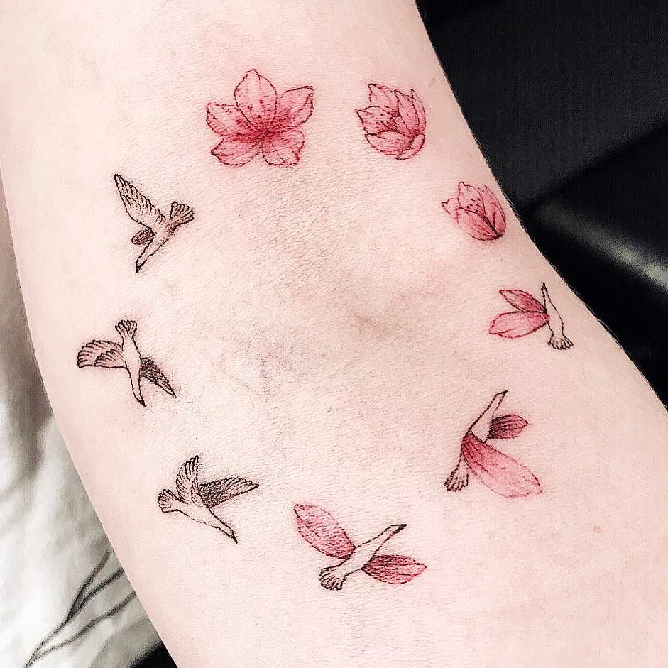 Speciale minimalistische tatoeage met spenen