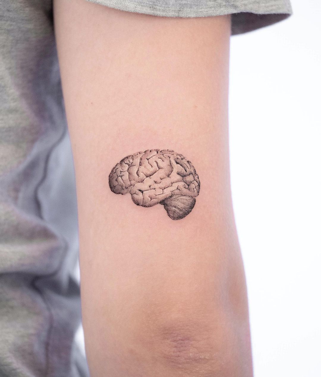 Unieke minimalistische Brain Tattoo