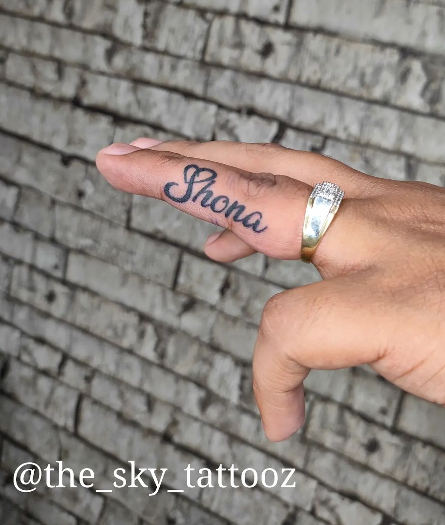 Naam Tattoo Inside Ring Finger