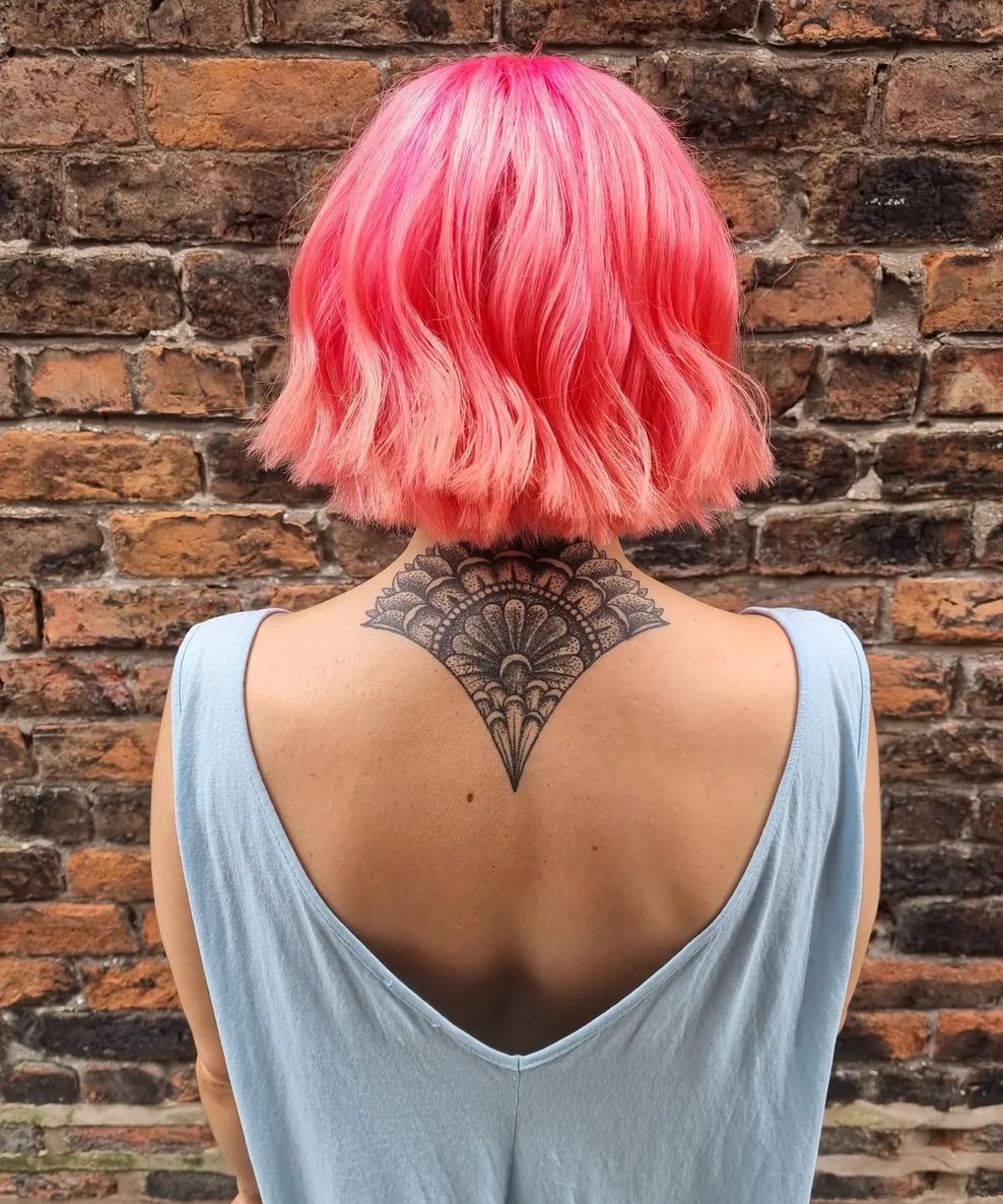 Back Neck Abstract Tattoo voor vrouwen