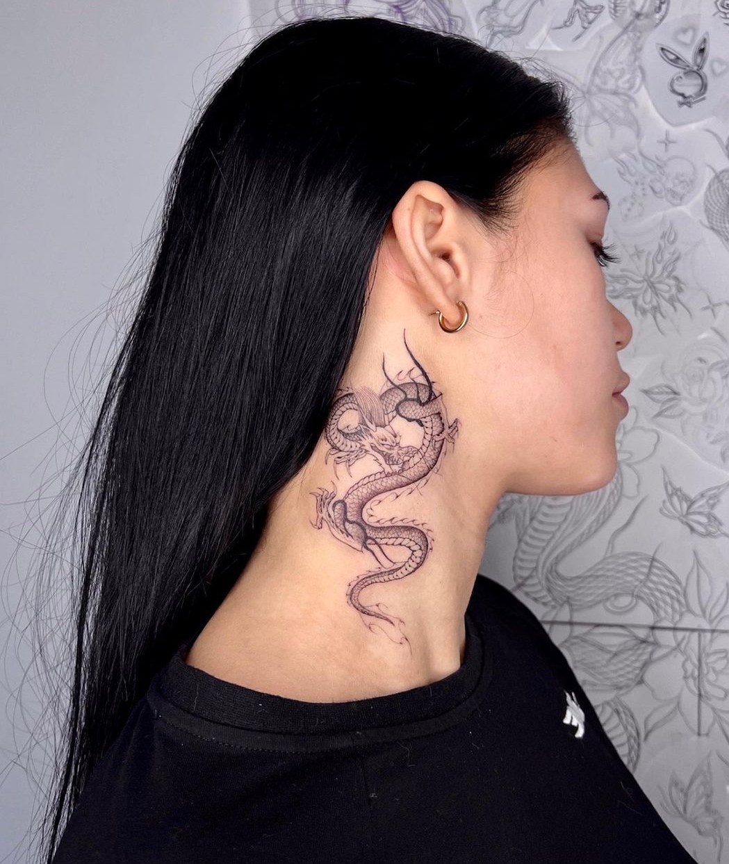 Side Neck Dragon Tattoo voor vrouwen