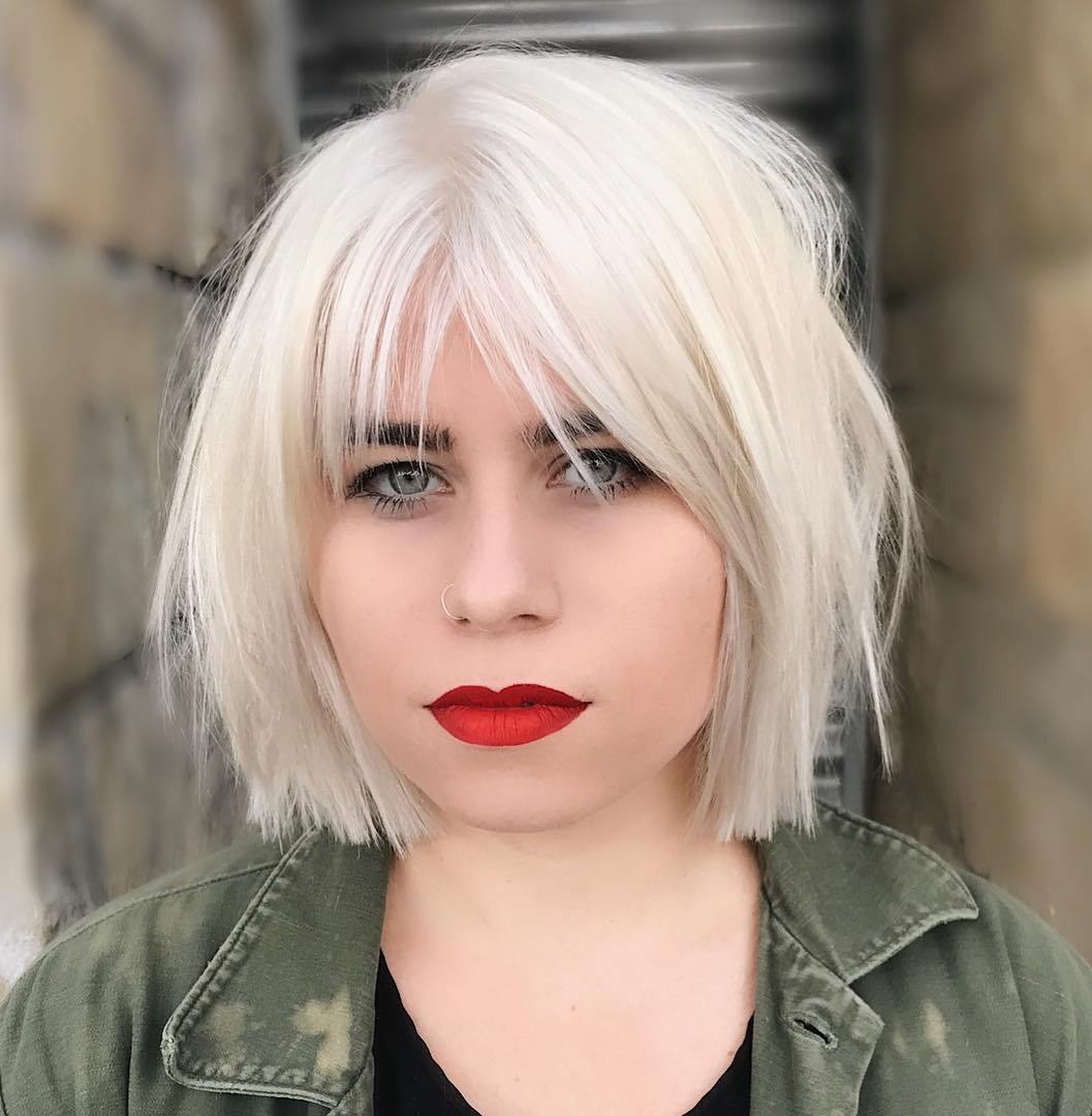 Kin-Lengte Choppy Platinum Bob