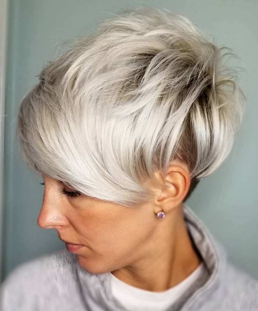 Wit Blonde Undercut Pixie