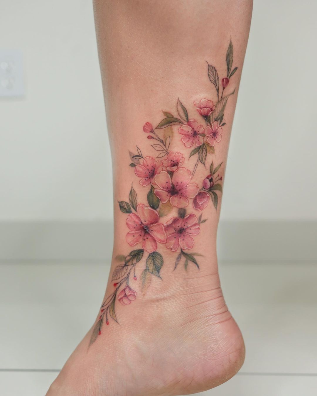 Kleur Cherry Blossom Tattoo op enkel