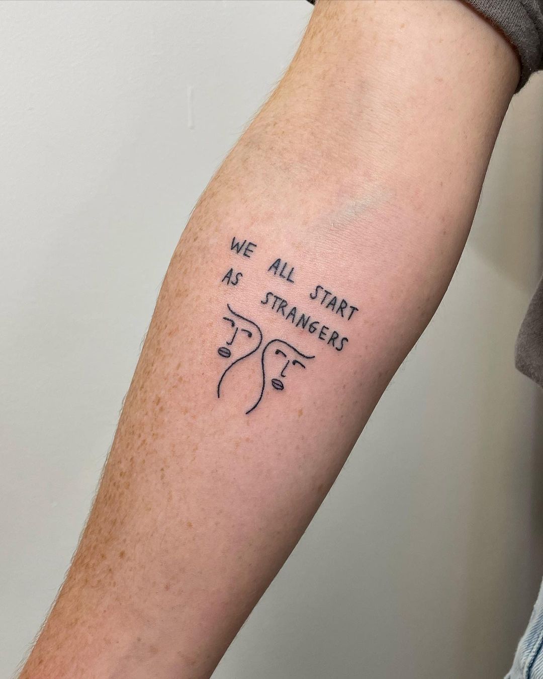 Kracht Tattoo op Arm voor Vrouwen