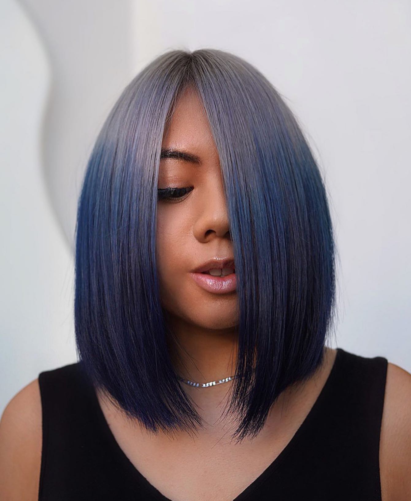 Bob Kapsel met Grijze en Blauwe Ombre Color Blend