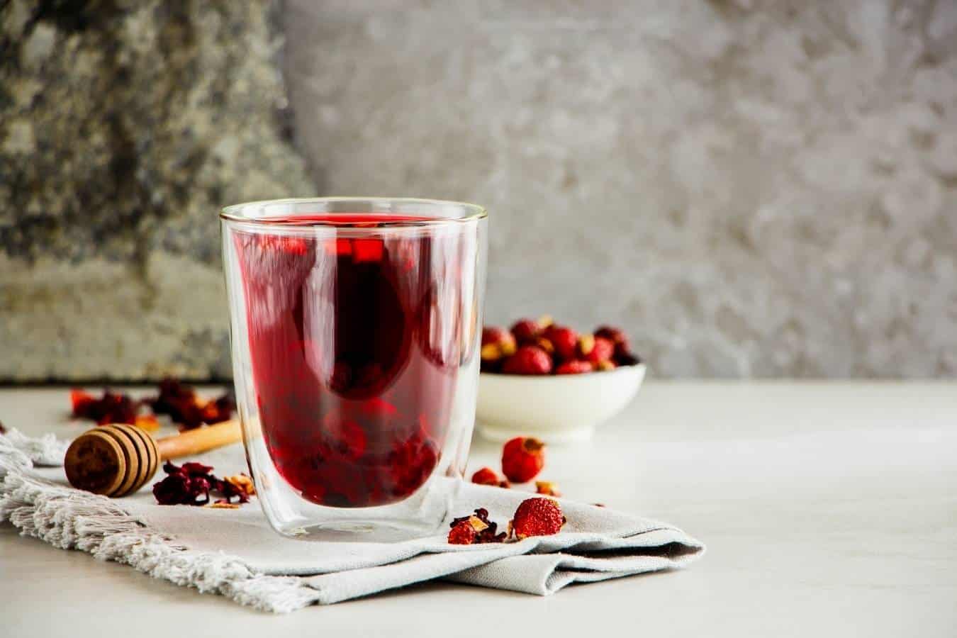 Hibiscus thee voordelen voor haar