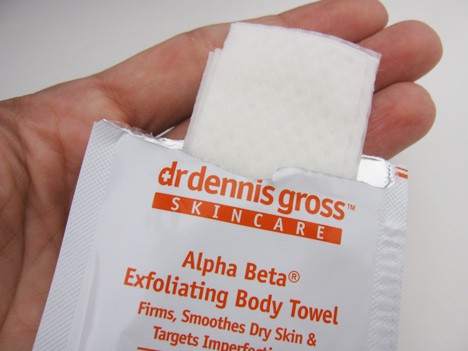 Dr Dennis Gross Alpha Beta Smoothing Body Handdoek