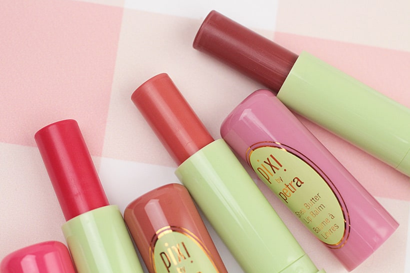 Pixi Shea Butter Lippenbalsem in Rijpe Framboos, Zoete Perzik en Natuurlijke Roos