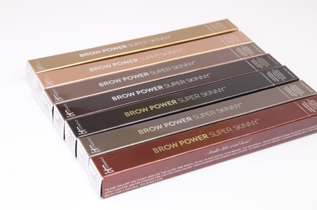 We Heart This deelt een volledige IT Cosmetics Brow Power Super Skinny review met swatches. Bekijk het om te zien of Brow Power iets voor jou is.