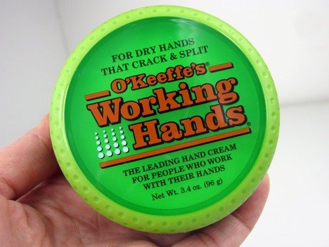 We Heart This deelt een volledige review over O'Keefe's Working Hands en Healthy Feet producten. Bekijk het om te zien of deze producten iets voor u zijn.