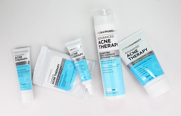 We Heart Dit deelt een CVS Skin + Pharmacy Advanced Acne Therapy review, ontdek of deze Acne Therapy lijn van producten zal werken voor u.