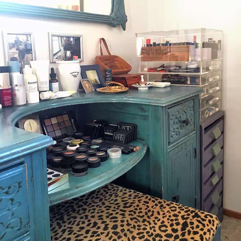 waar doe je je make-up bij mijn vintage handgeschilderde make-up ijdelheid